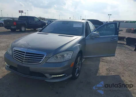 2012 Mercedes-Benz S 550 из США, поврежденный, VIN WDDNG7DBXCA468652